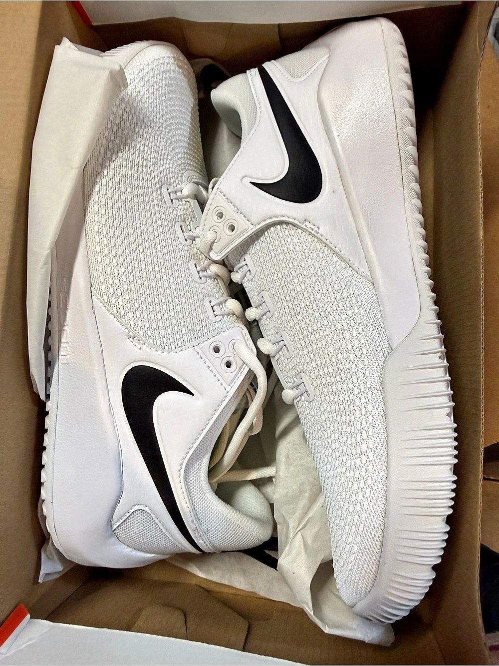 Nike Air Zoom Hyperace 2 Athletic Shoes White & Black US 8 Men/ 9.5 Women New